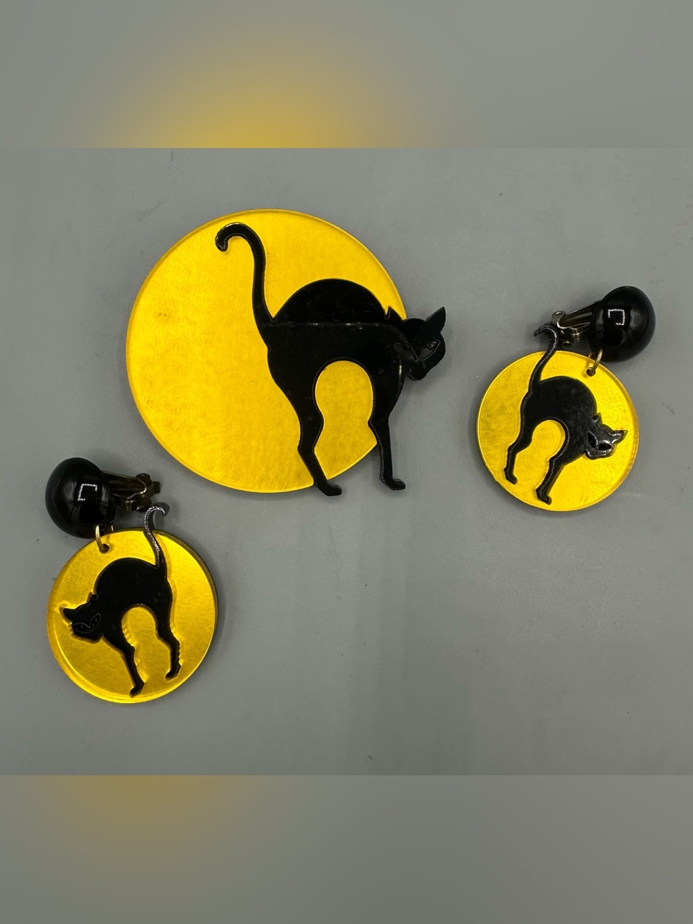 Vintage Lucite Black Cat Brooch Clip Earrings Set Amber Halloween Retro